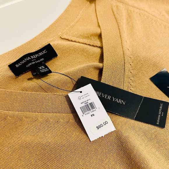 NWT Banana Republic Forever Sweater - Picture 3 of 3